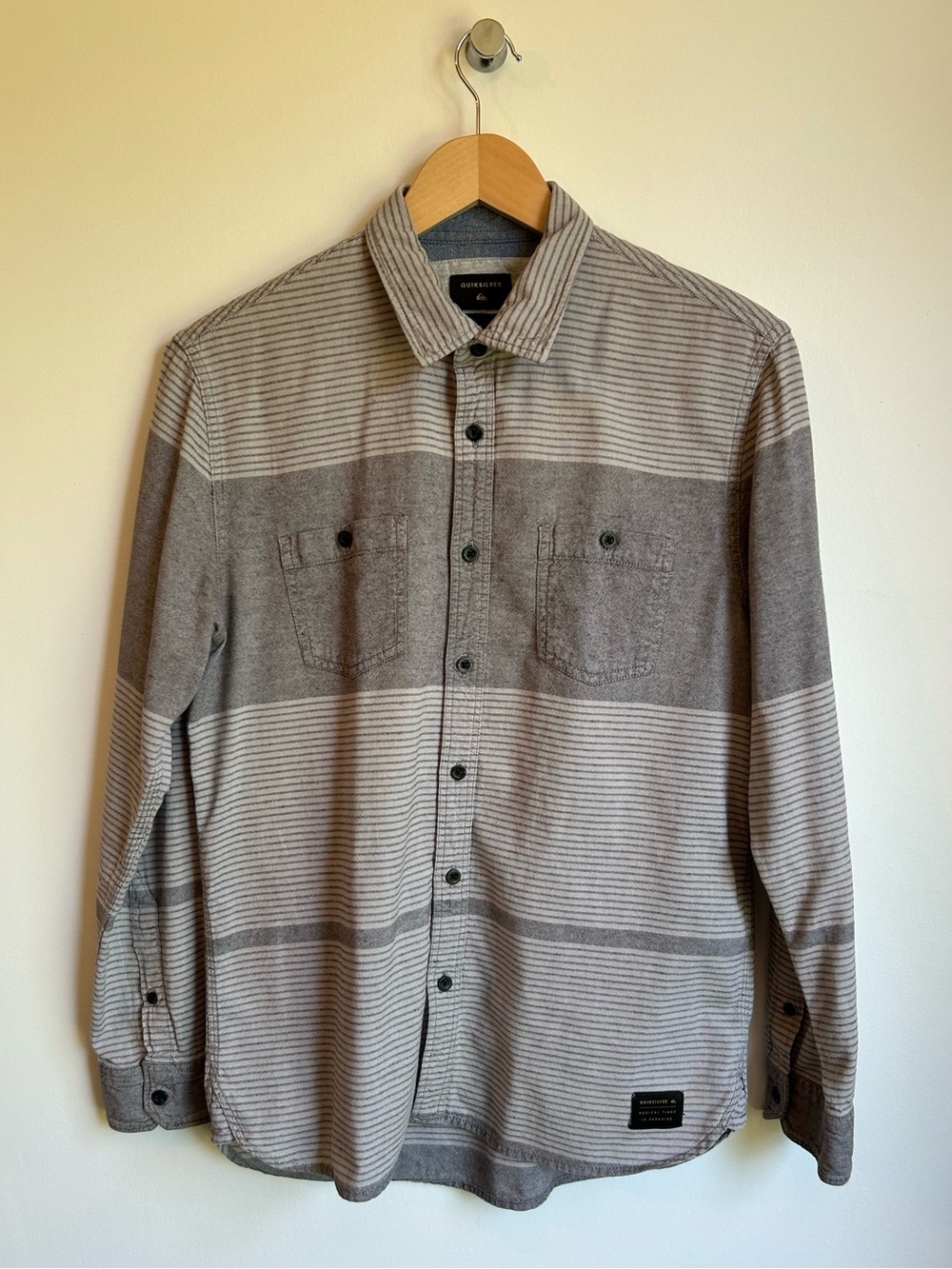 Quiksilver Modern Fit Men's 100% Cotton Striped Long Sleeve Shirt S